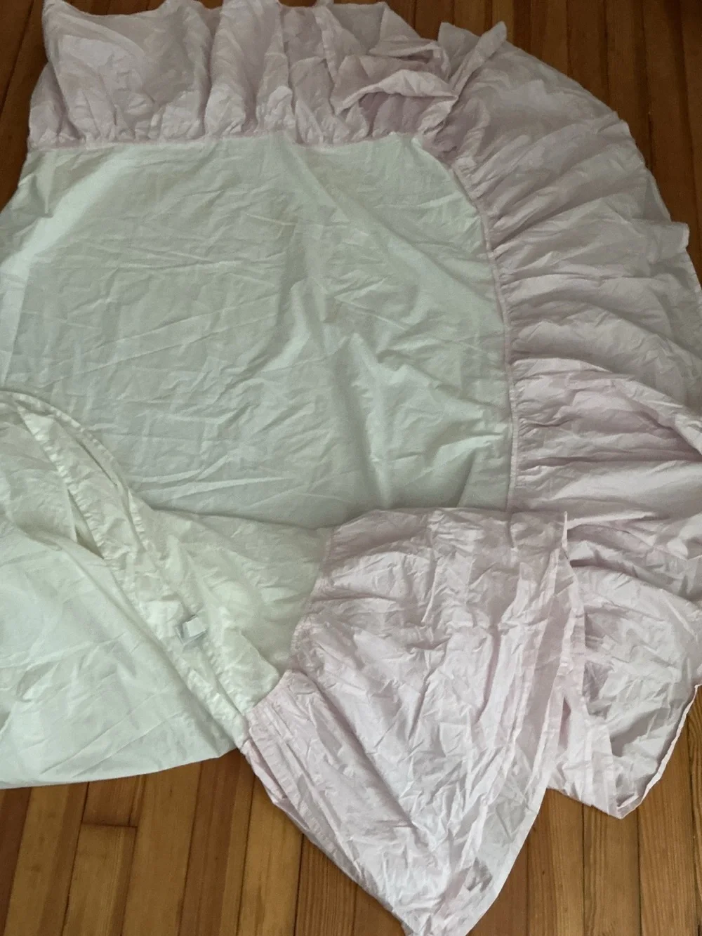 NWOT Simply Shabby Chic Ruffled Bedskirt